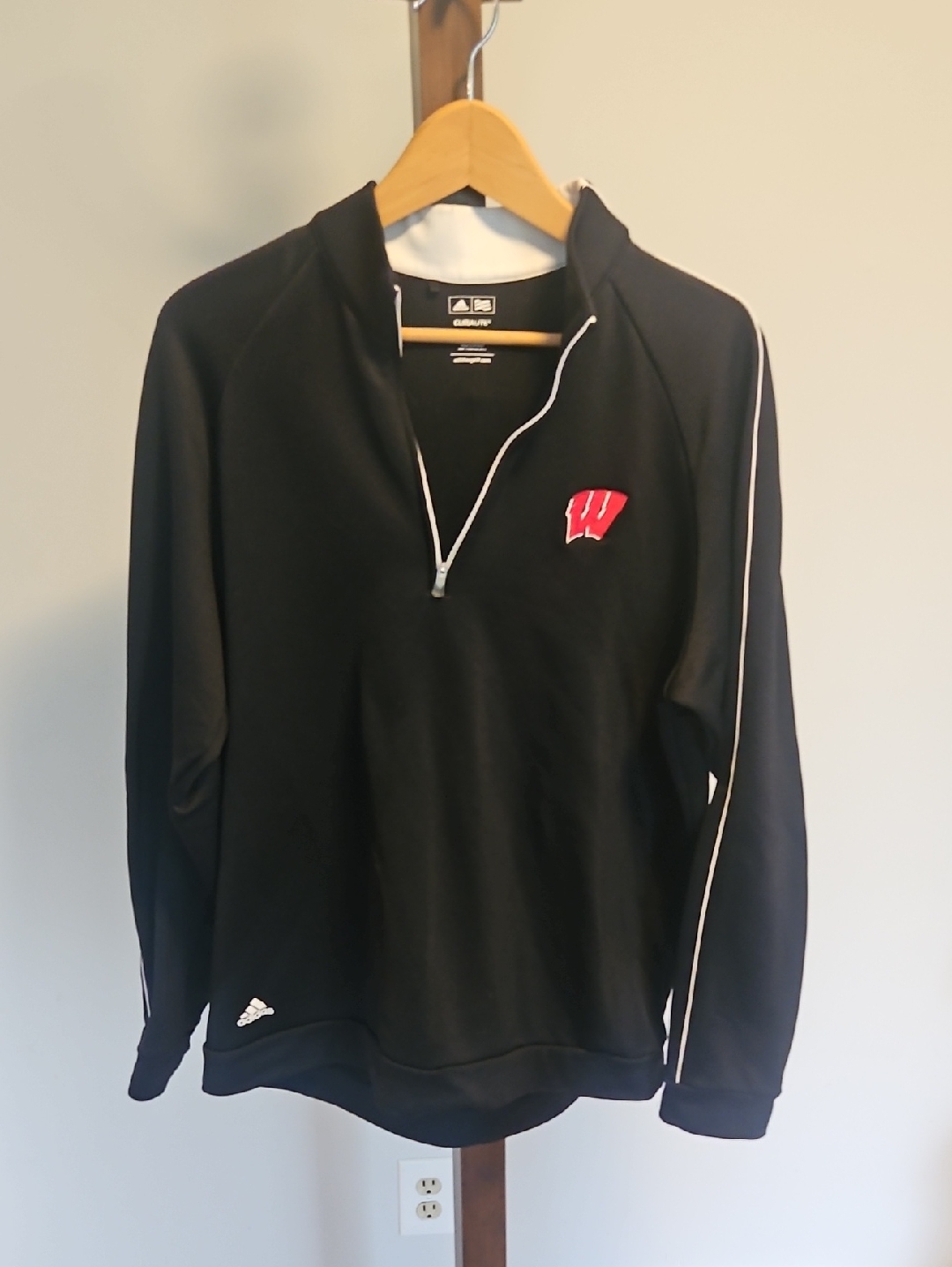 Adidas Mensblack Wisconsin Badgers 1/4 Zip Pullover With Red W Logo